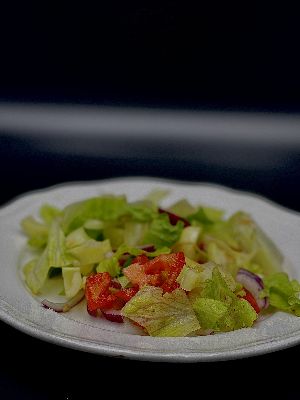 Friss zöldsaláta olívaolajjal (Fresh salad with olive oil)