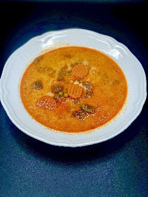Tejfölös erdőkerülő leves (szarvasból) (Soup with deer game and sour cream)