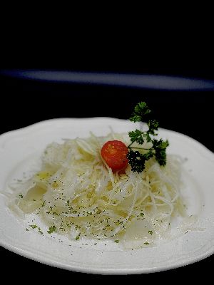 Hagymás káposztasaláta (Coleslaw with onion)