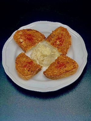 2. Velős pirítós (Toast with brain stew)